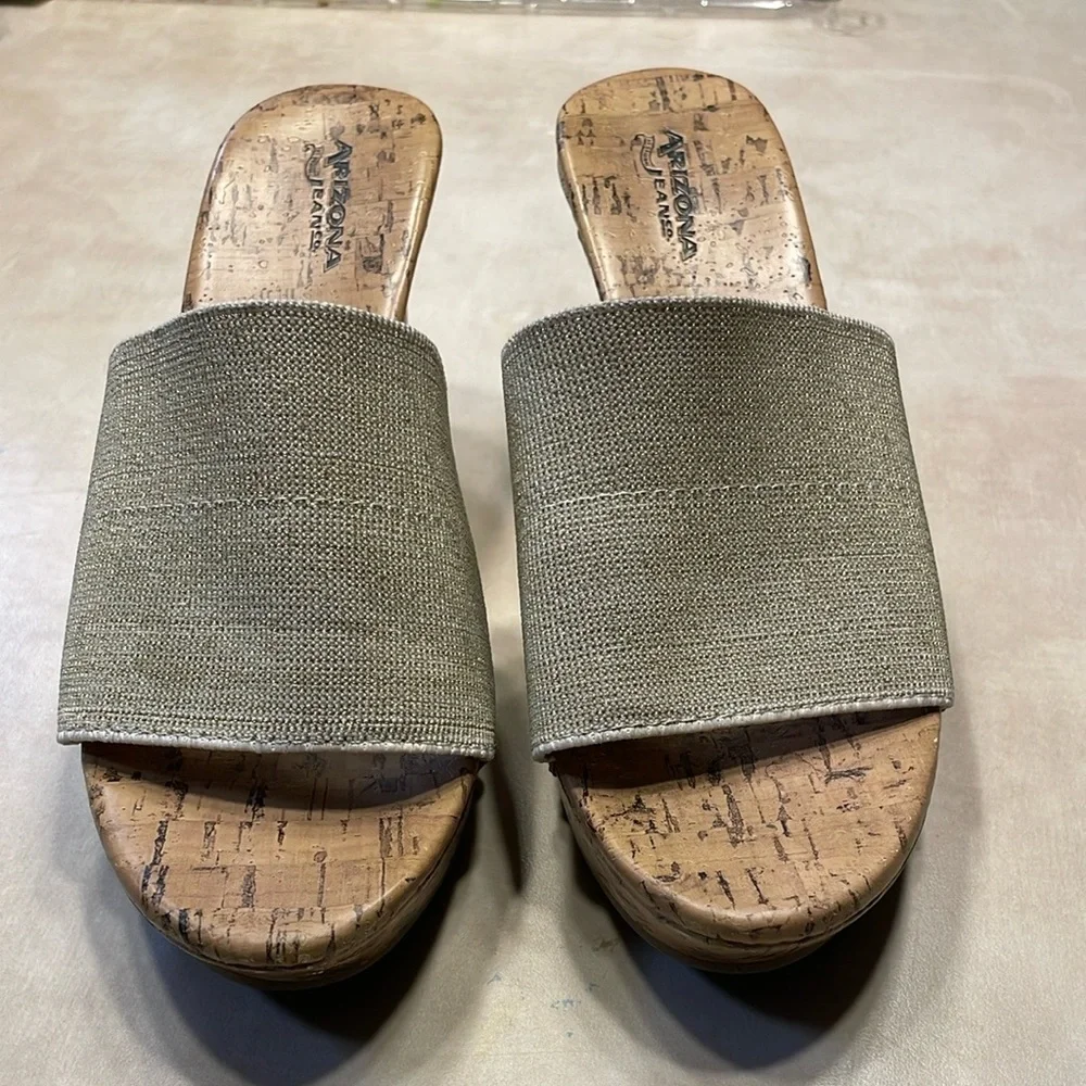 Arizona Jean Company Women's Glittery Gold Sandals